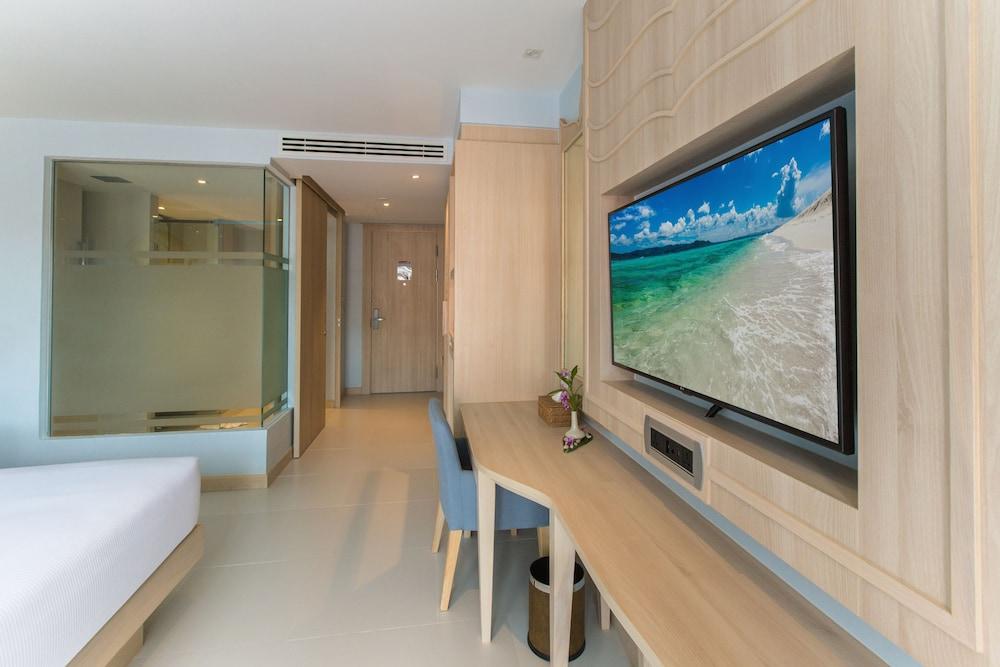 Beyond Patong Hotell Exteriör bild